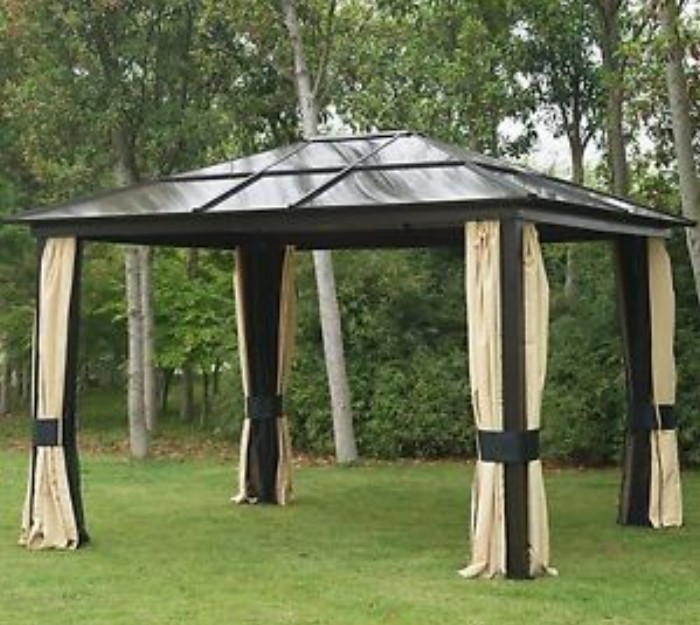 Aluminum And Metal Patio Pergola 1