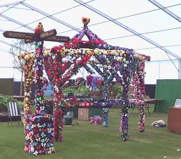 Knitted Flower Pergola 2