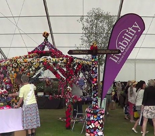 Knitted Flower Pergola 3