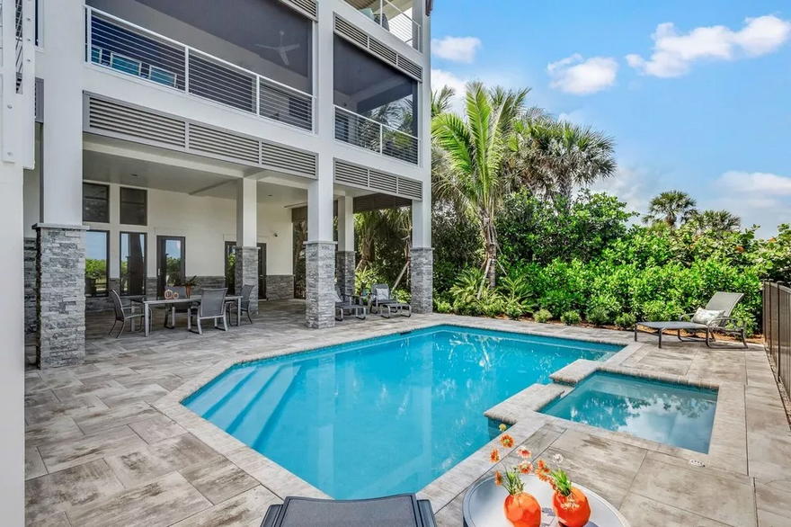 Outdoor Living Space (32)