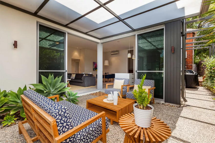 Outdoor Living Space (33)