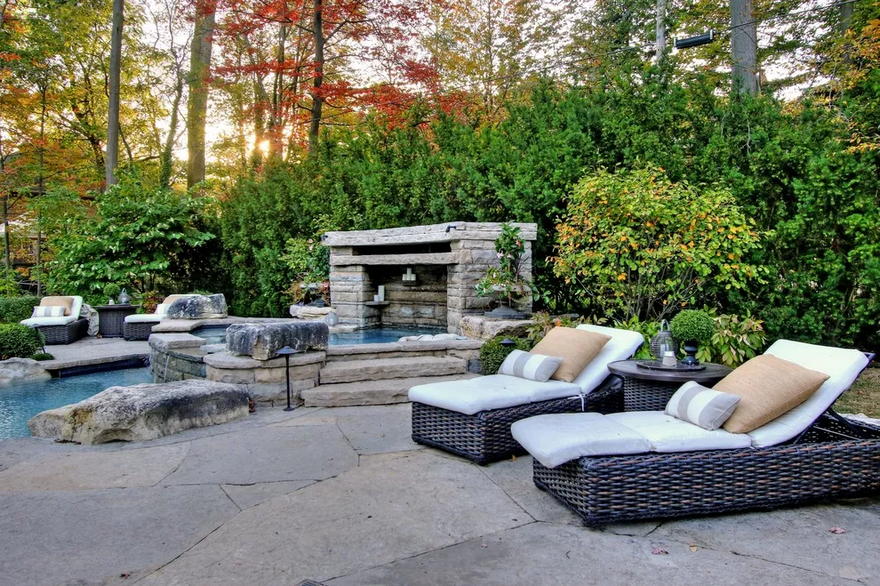 Outdoor Living Space (52)