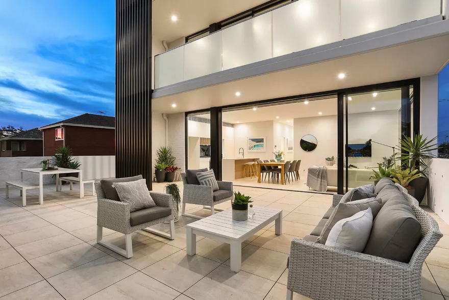 Outdoor Living Space (53)