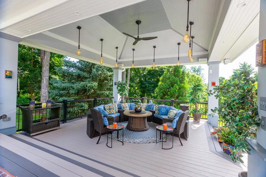 Outdoor Living Space (6)