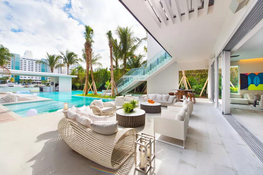 Outdoor Living Space (9)